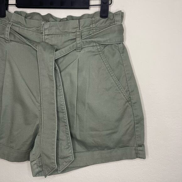 Loft High Rise Belted Paperbag Green Rolled Hem Shorts - Size 2 - Picture 2 of 5
